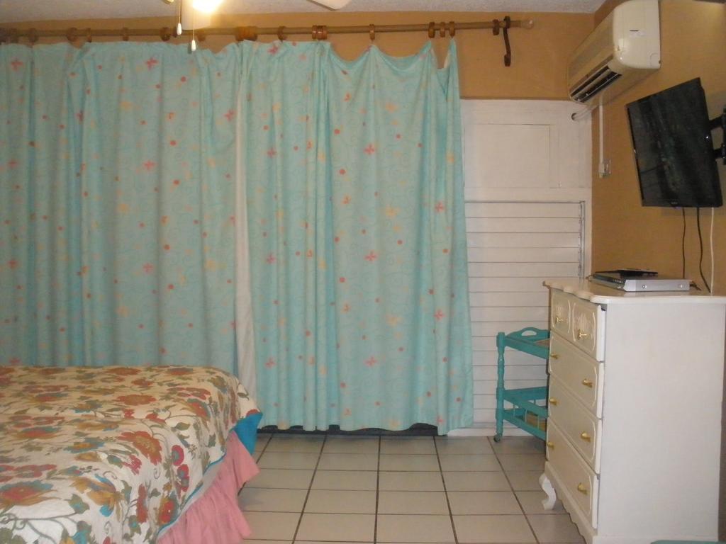 Villa Criss Ocho Rios Exterior foto